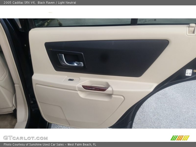 Black Raven / Light Neutral 2005 Cadillac SRX V6