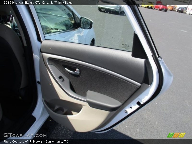 Ceramic White / Beige 2016 Hyundai Elantra GT