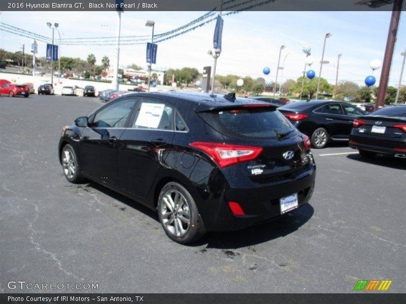 Black Noir Pearl / Black 2016 Hyundai Elantra GT