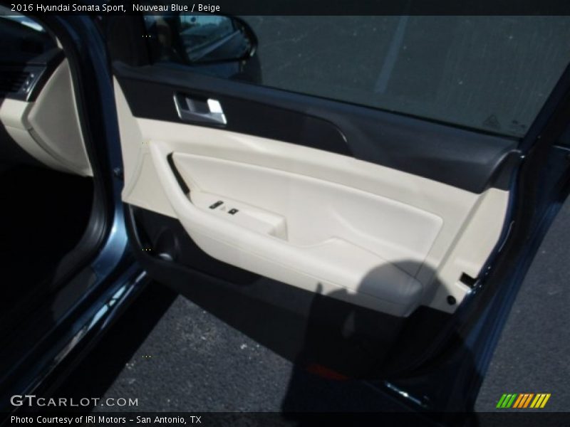 Nouveau Blue / Beige 2016 Hyundai Sonata Sport
