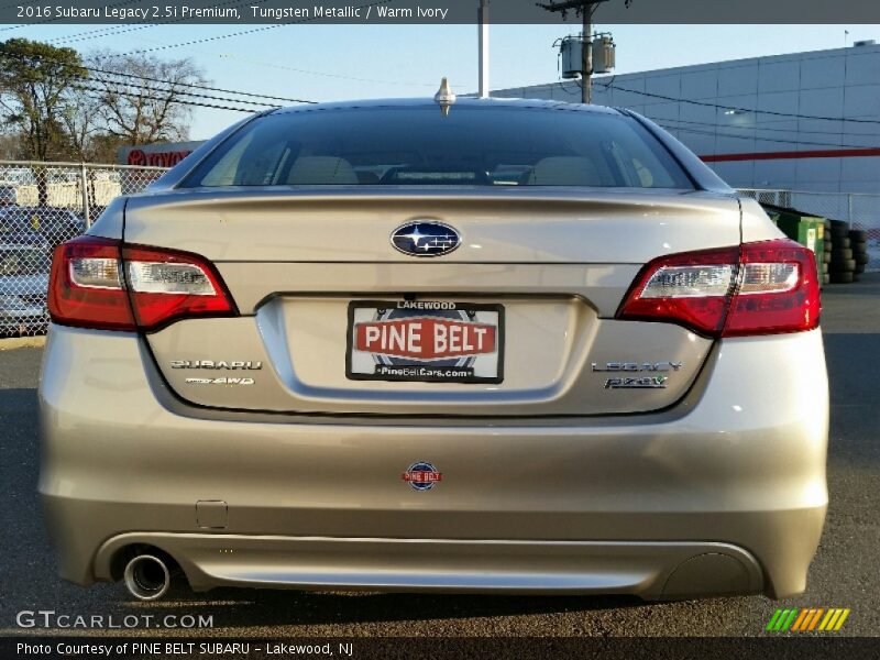 Tungsten Metallic / Warm Ivory 2016 Subaru Legacy 2.5i Premium
