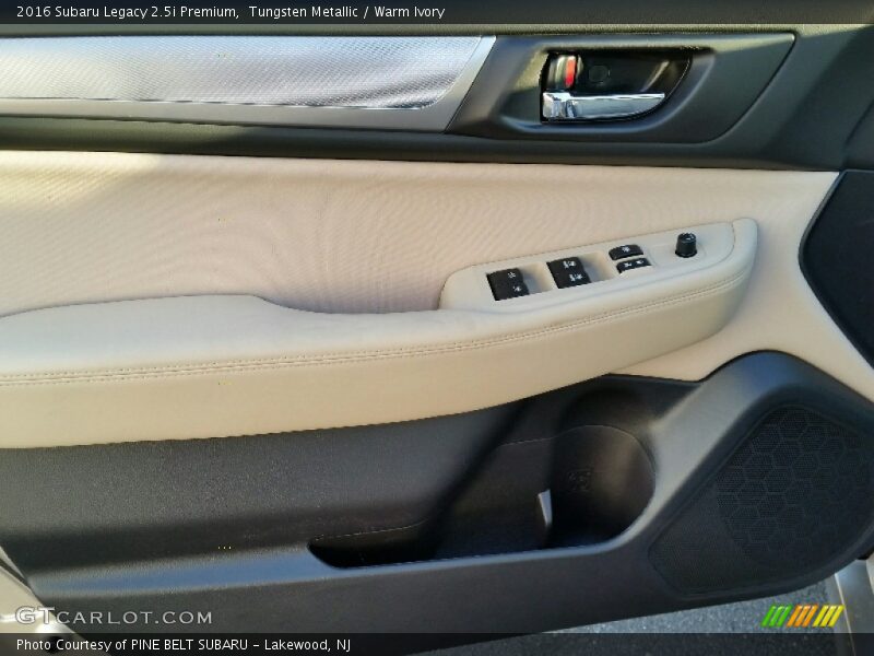 Tungsten Metallic / Warm Ivory 2016 Subaru Legacy 2.5i Premium