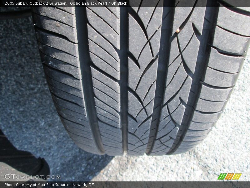 Obsidian Black Pearl / Off Black 2005 Subaru Outback 2.5i Wagon