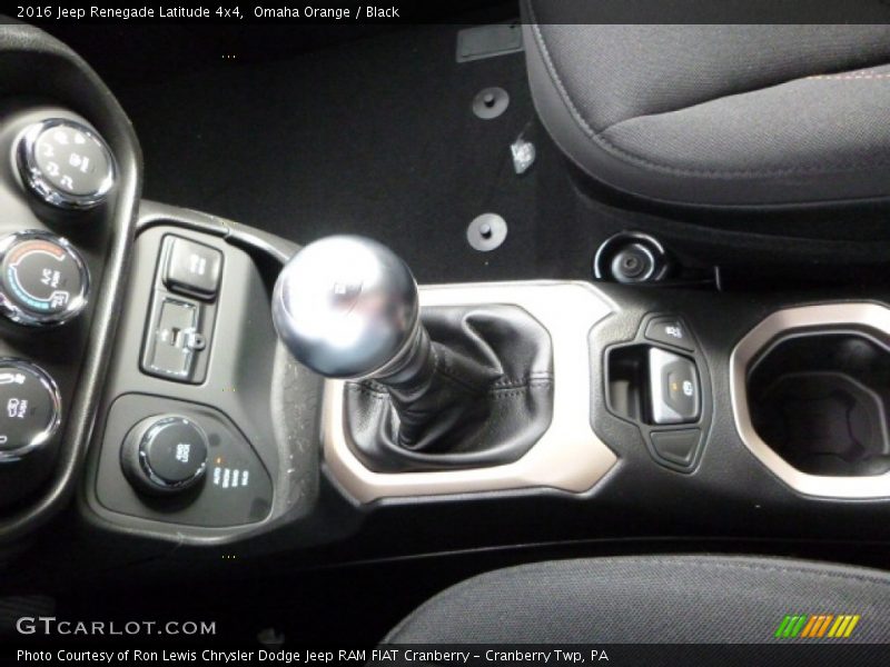  2016 Renegade Latitude 4x4 6 Speed Manual Shifter