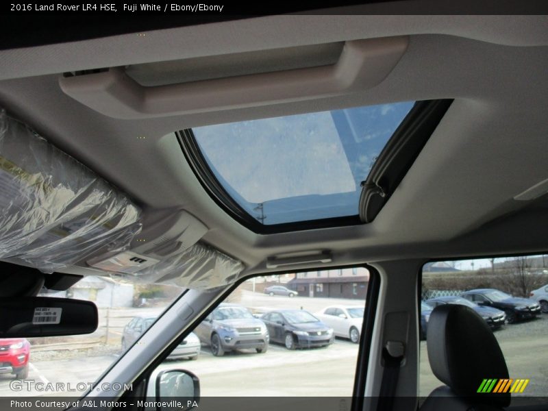 Fuji White / Ebony/Ebony 2016 Land Rover LR4 HSE