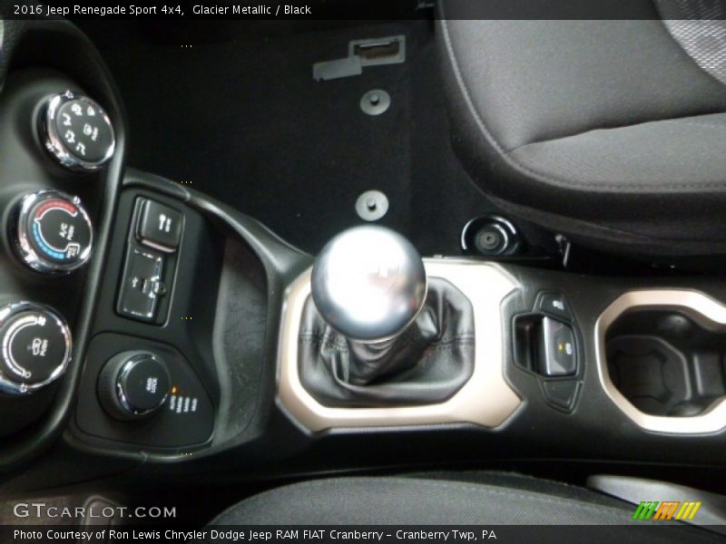  2016 Renegade Sport 4x4 6 Speed Manual Shifter
