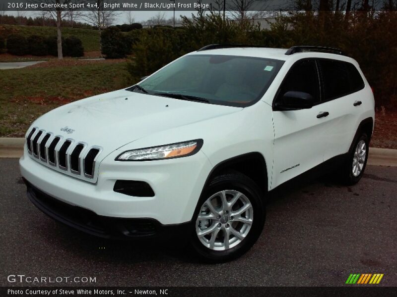 Bright White / Black/Light Frost Beige 2016 Jeep Cherokee Sport 4x4