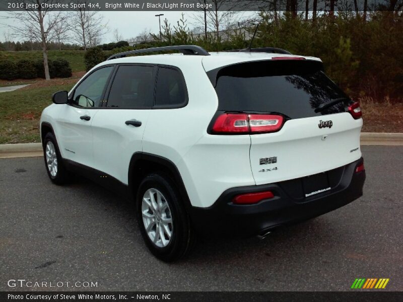 Bright White / Black/Light Frost Beige 2016 Jeep Cherokee Sport 4x4