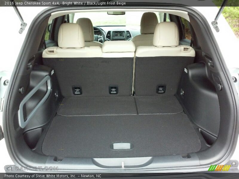 Bright White / Black/Light Frost Beige 2016 Jeep Cherokee Sport 4x4