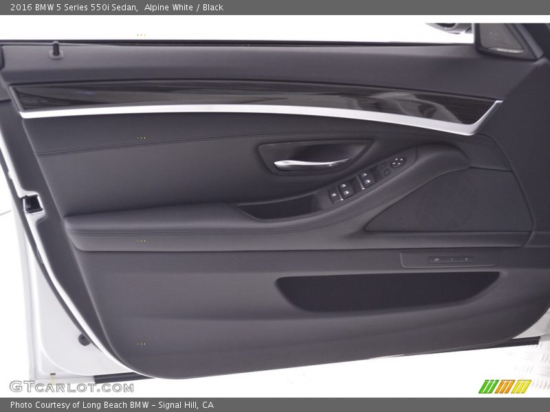 Alpine White / Black 2016 BMW 5 Series 550i Sedan