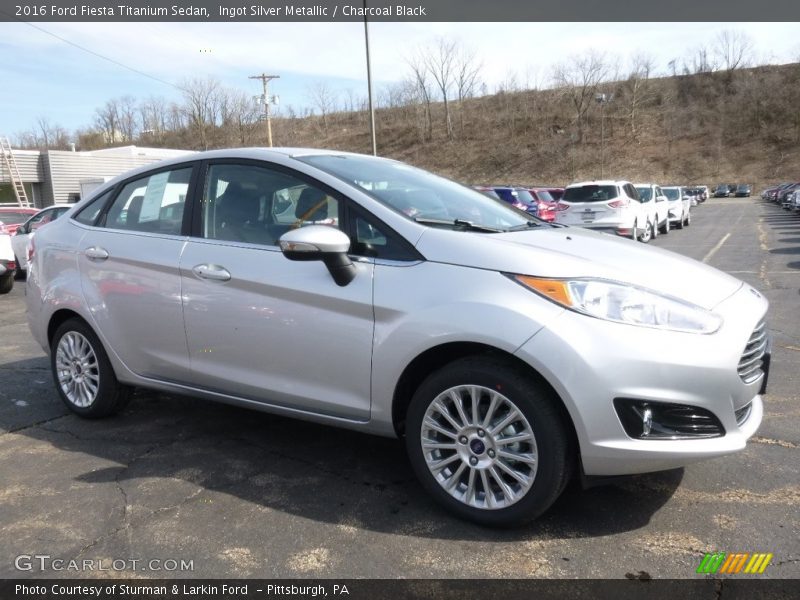 Ingot Silver Metallic / Charcoal Black 2016 Ford Fiesta Titanium Sedan
