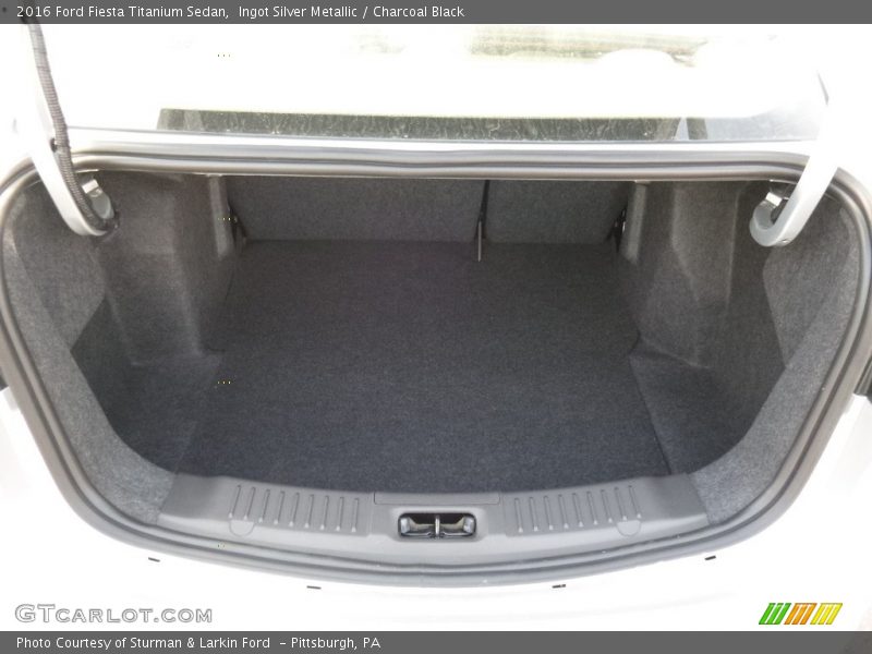 Ingot Silver Metallic / Charcoal Black 2016 Ford Fiesta Titanium Sedan