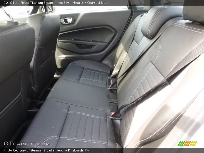 Ingot Silver Metallic / Charcoal Black 2016 Ford Fiesta Titanium Sedan