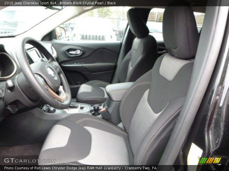 Brilliant Black Crystal Pearl / Black 2016 Jeep Cherokee Sport 4x4