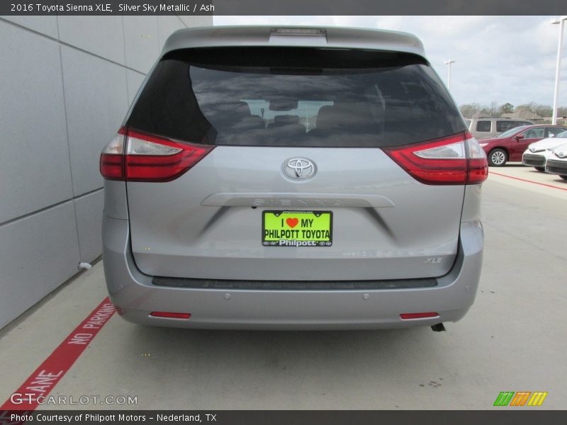 Silver Sky Metallic / Ash 2016 Toyota Sienna XLE