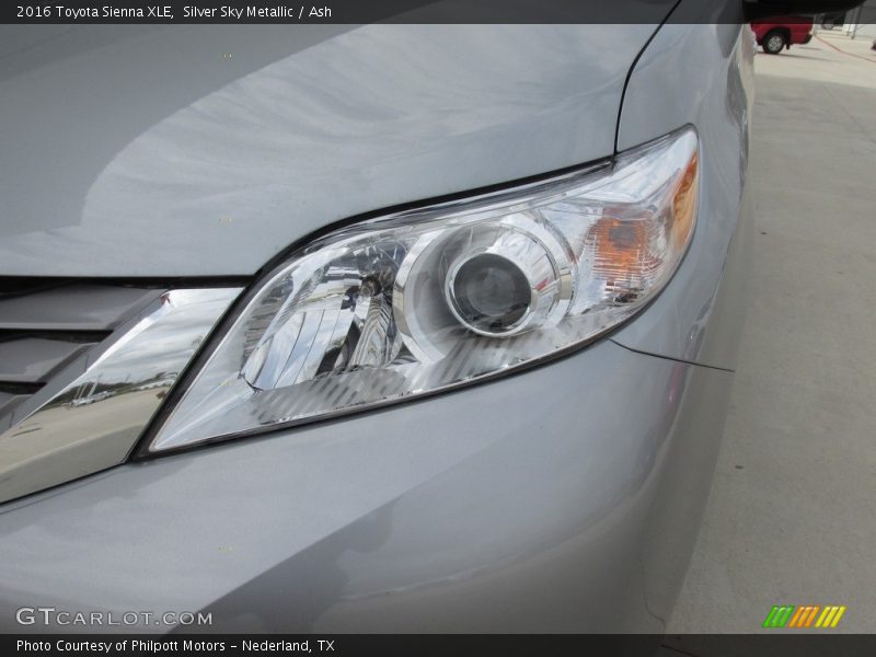 Silver Sky Metallic / Ash 2016 Toyota Sienna XLE