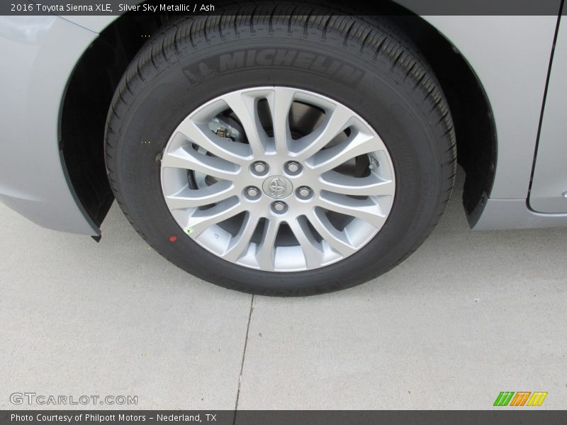 Silver Sky Metallic / Ash 2016 Toyota Sienna XLE