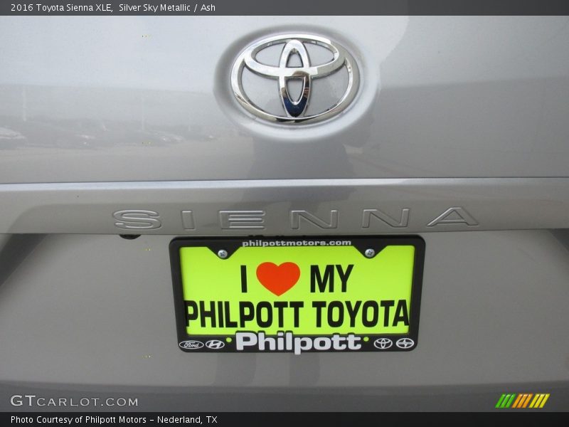 Silver Sky Metallic / Ash 2016 Toyota Sienna XLE