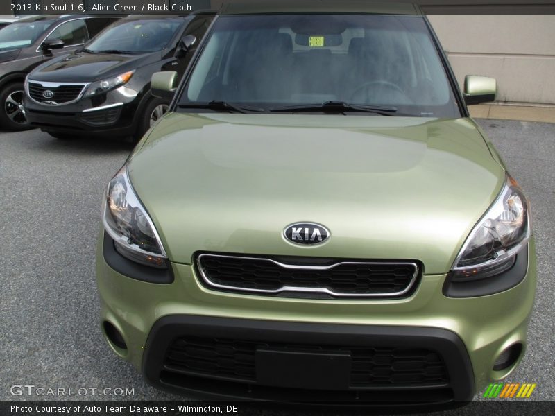 Alien Green / Black Cloth 2013 Kia Soul 1.6
