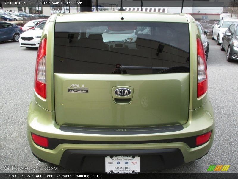 Alien Green / Black Cloth 2013 Kia Soul 1.6
