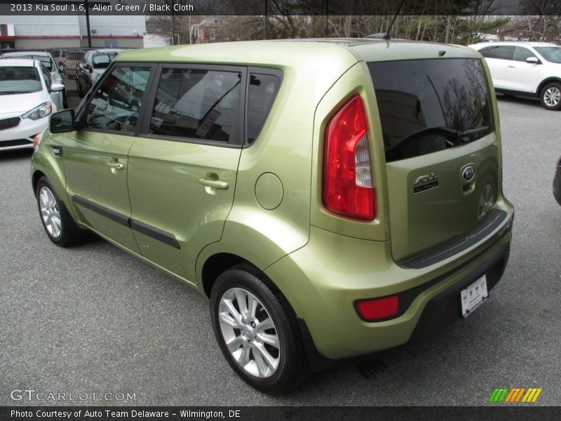 Alien Green / Black Cloth 2013 Kia Soul 1.6