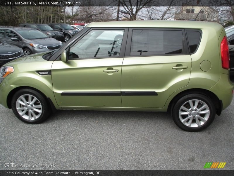 Alien Green / Black Cloth 2013 Kia Soul 1.6