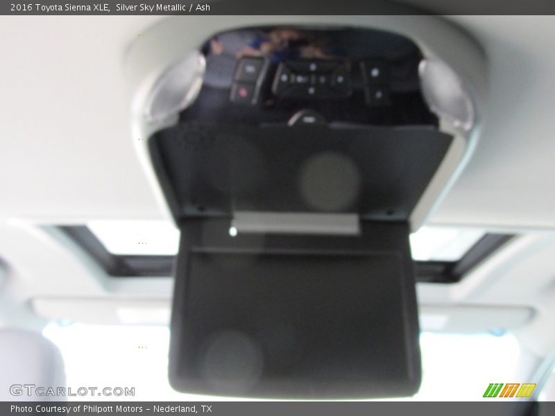 Silver Sky Metallic / Ash 2016 Toyota Sienna XLE