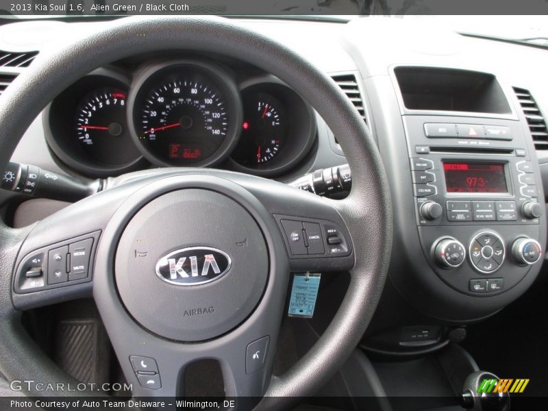 Alien Green / Black Cloth 2013 Kia Soul 1.6