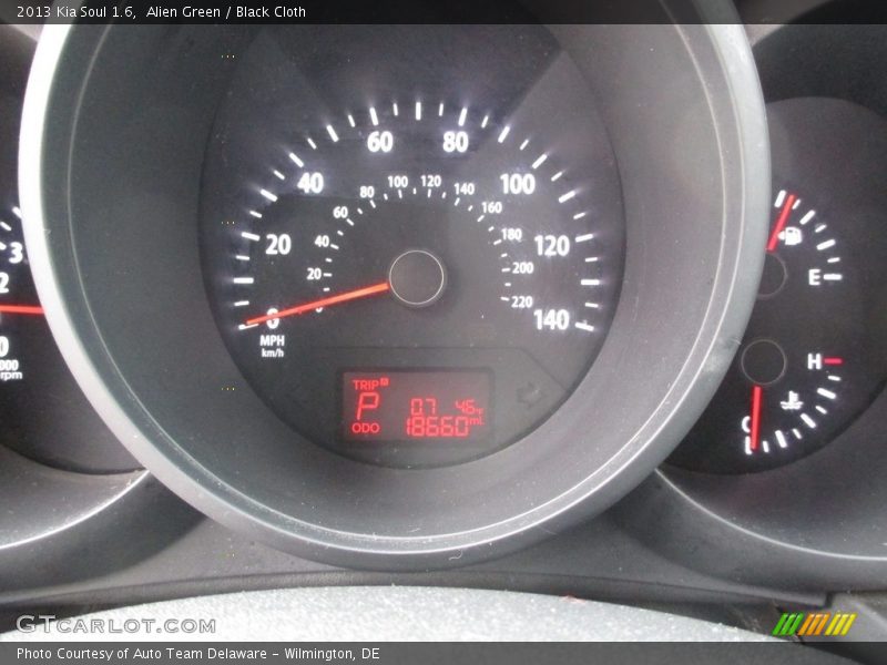 Alien Green / Black Cloth 2013 Kia Soul 1.6