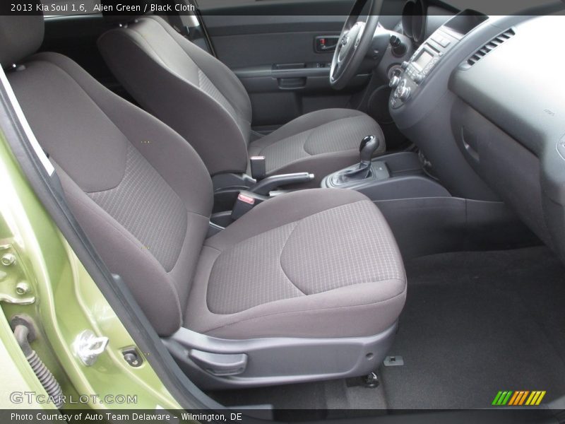Alien Green / Black Cloth 2013 Kia Soul 1.6