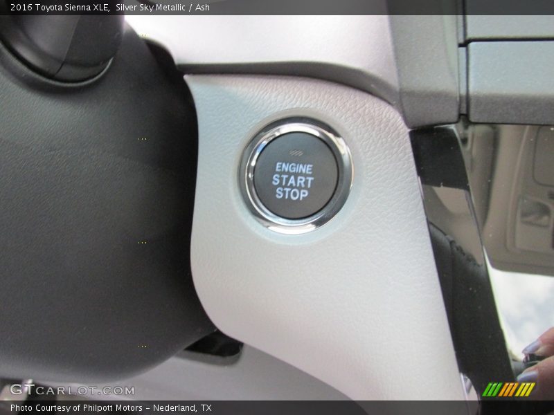 Controls of 2016 Sienna XLE