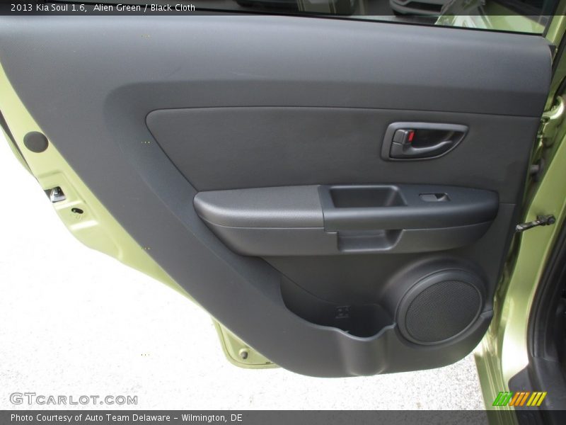 Alien Green / Black Cloth 2013 Kia Soul 1.6