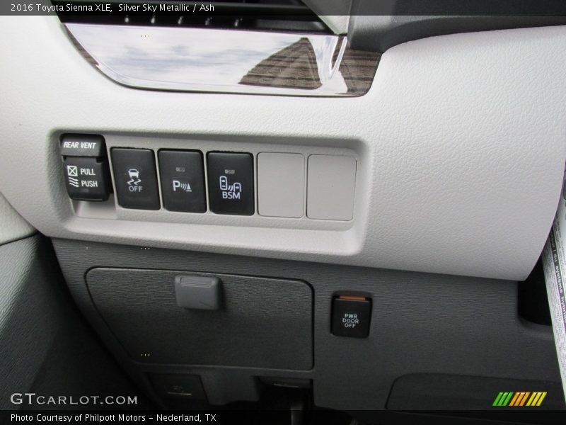 Controls of 2016 Sienna XLE