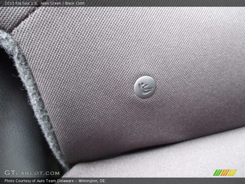 Alien Green / Black Cloth 2013 Kia Soul 1.6