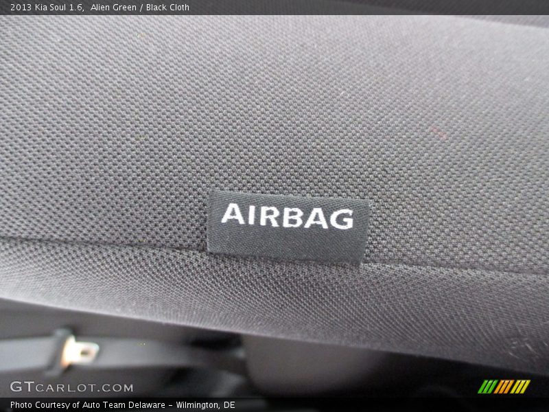 Alien Green / Black Cloth 2013 Kia Soul 1.6