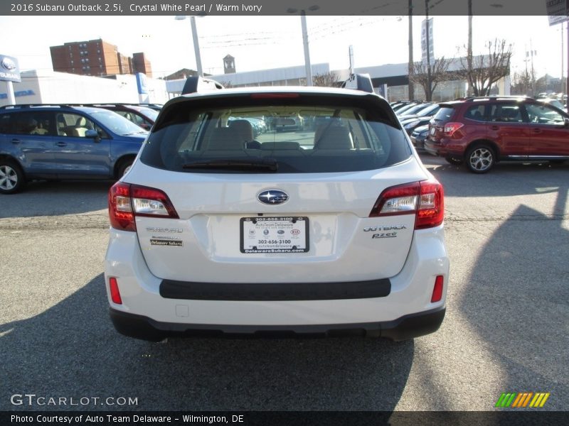 Crystal White Pearl / Warm Ivory 2016 Subaru Outback 2.5i