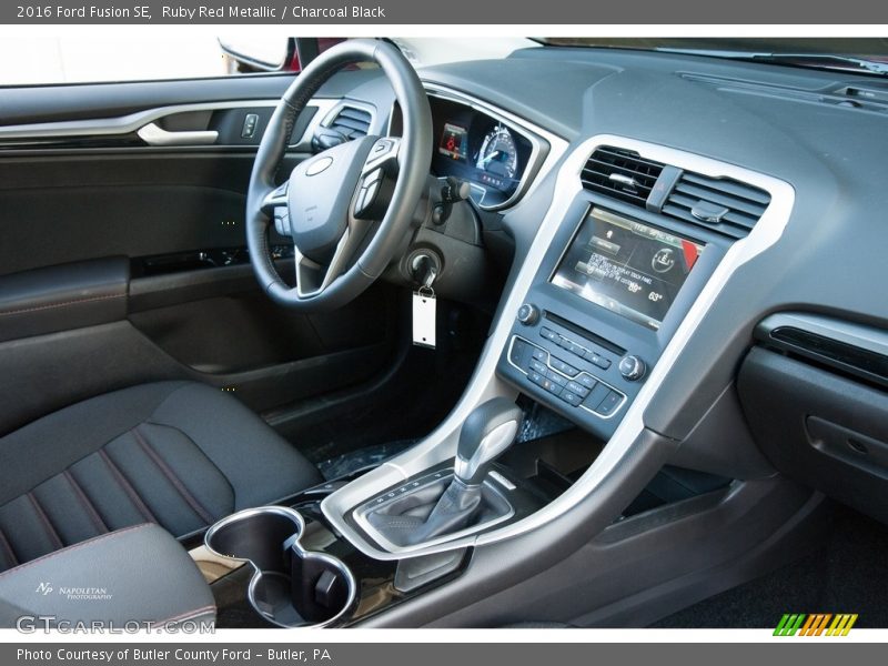 Ruby Red Metallic / Charcoal Black 2016 Ford Fusion SE