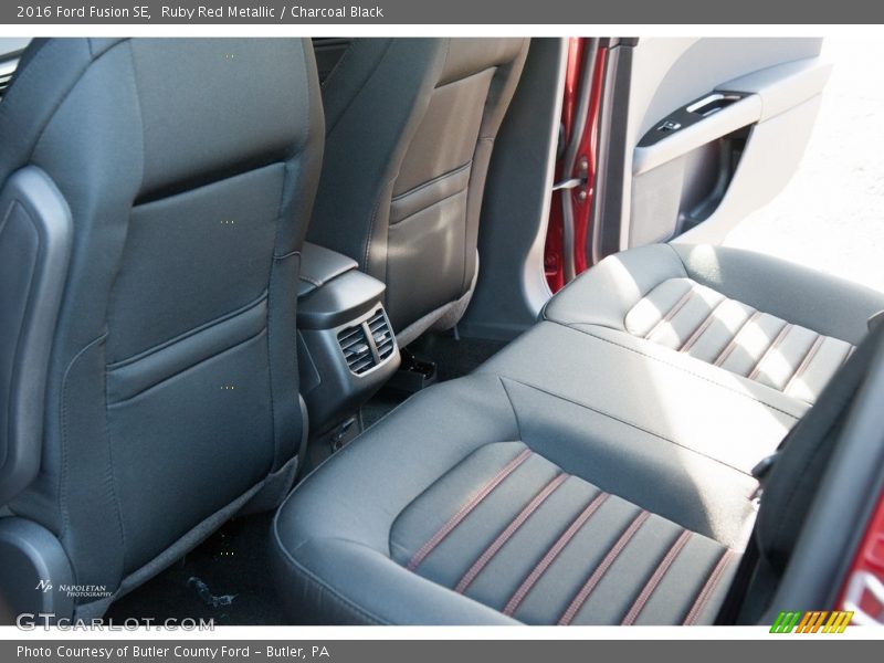 Ruby Red Metallic / Charcoal Black 2016 Ford Fusion SE