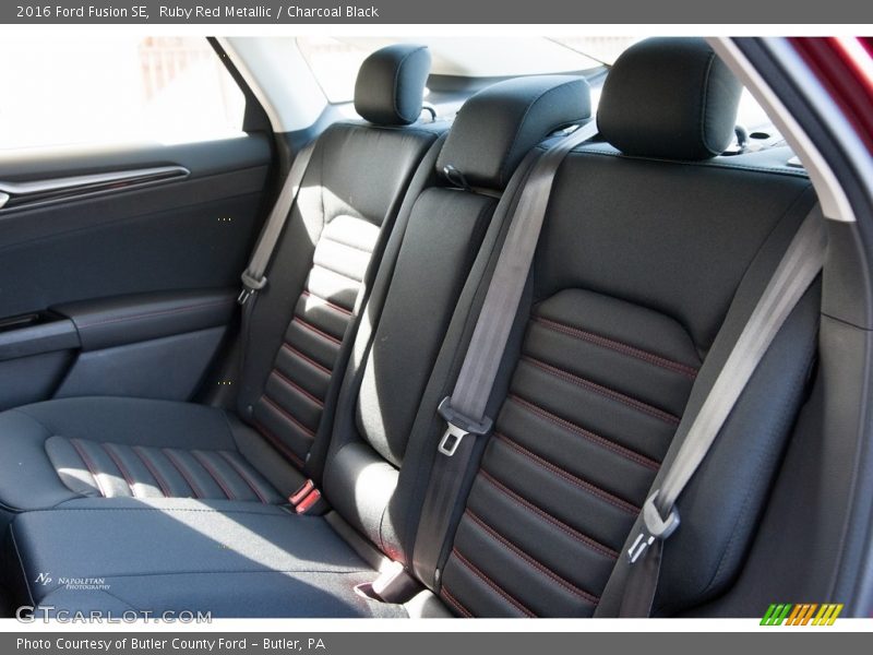 Ruby Red Metallic / Charcoal Black 2016 Ford Fusion SE