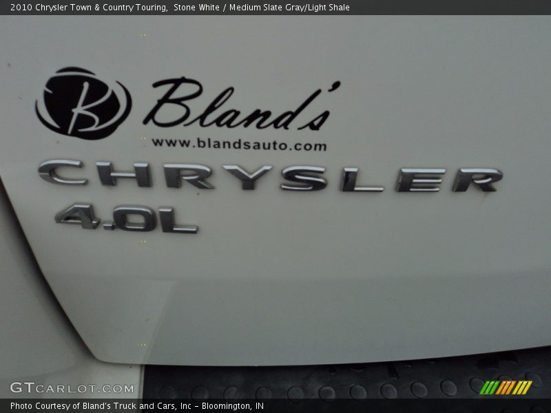 Stone White / Medium Slate Gray/Light Shale 2010 Chrysler Town & Country Touring