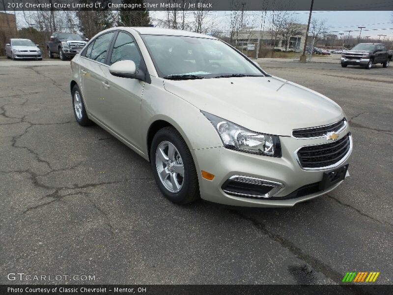 Champagne Silver Metallic / Jet Black 2016 Chevrolet Cruze Limited LT