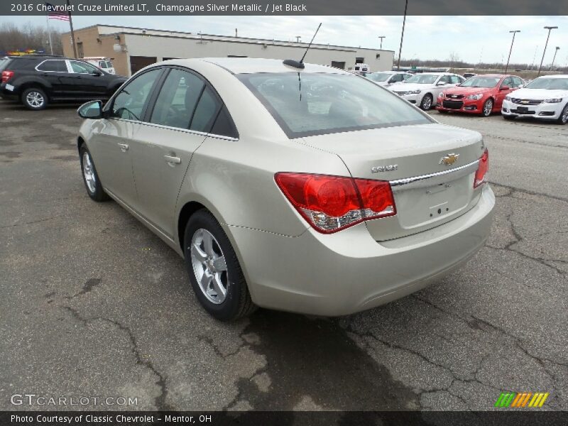 Champagne Silver Metallic / Jet Black 2016 Chevrolet Cruze Limited LT