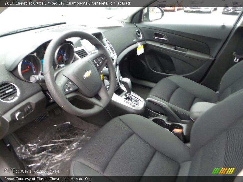 Champagne Silver Metallic / Jet Black 2016 Chevrolet Cruze Limited LT