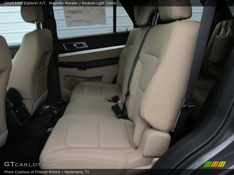 Magnetic Metallic / Medium Light Camel 2016 Ford Explorer XLT