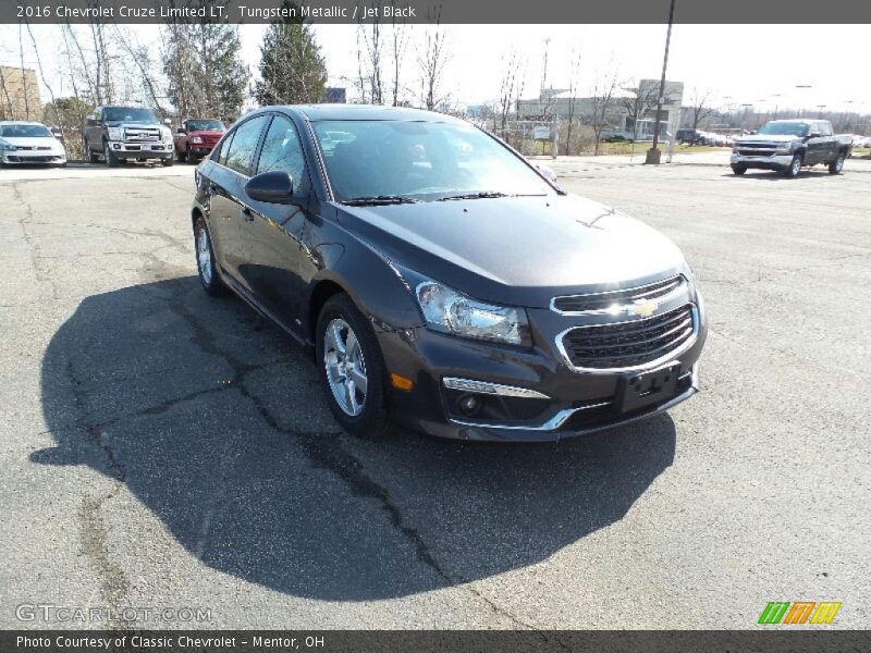 Tungsten Metallic / Jet Black 2016 Chevrolet Cruze Limited LT