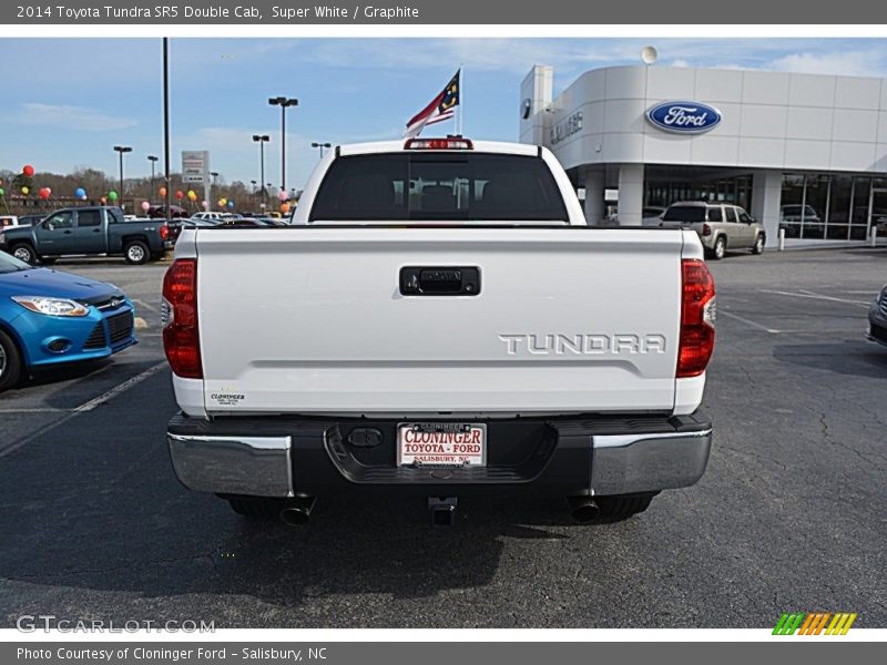 Super White / Graphite 2014 Toyota Tundra SR5 Double Cab