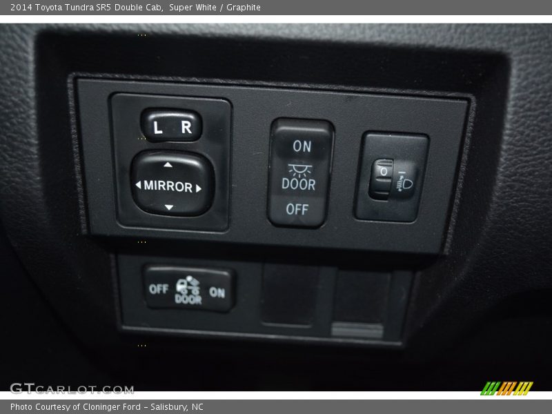 Super White / Graphite 2014 Toyota Tundra SR5 Double Cab