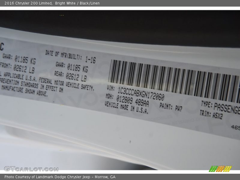 Bright White / Black/Linen 2016 Chrysler 200 Limited