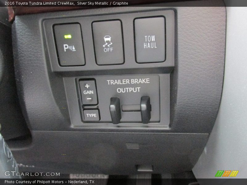 Silver Sky Metallic / Graphite 2016 Toyota Tundra Limited CrewMax