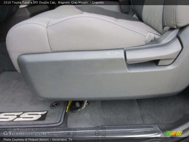 Magnetic Gray Metallic / Graphite 2016 Toyota Tundra SR5 Double Cab